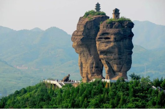 河北承德 双塔山