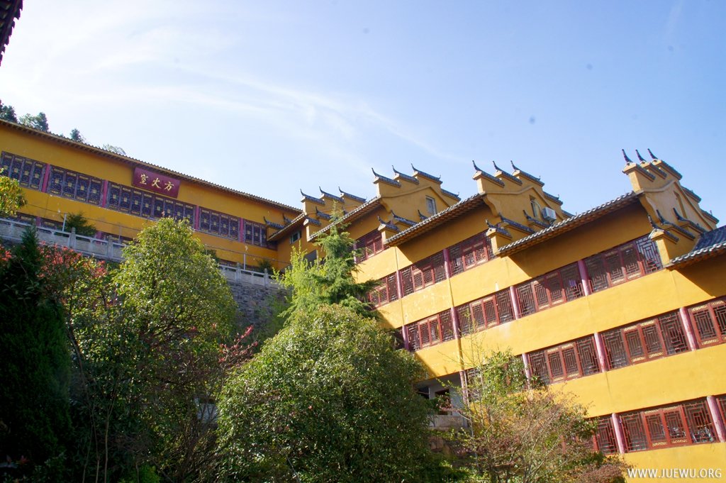 九宫山无量寿禅寺寺院内