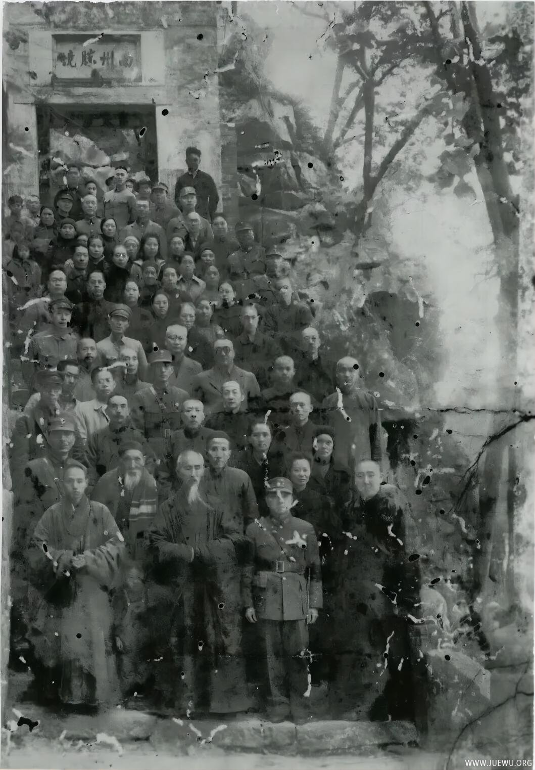 图为1942年，虚云老和尚莅临桂林月牙山寺